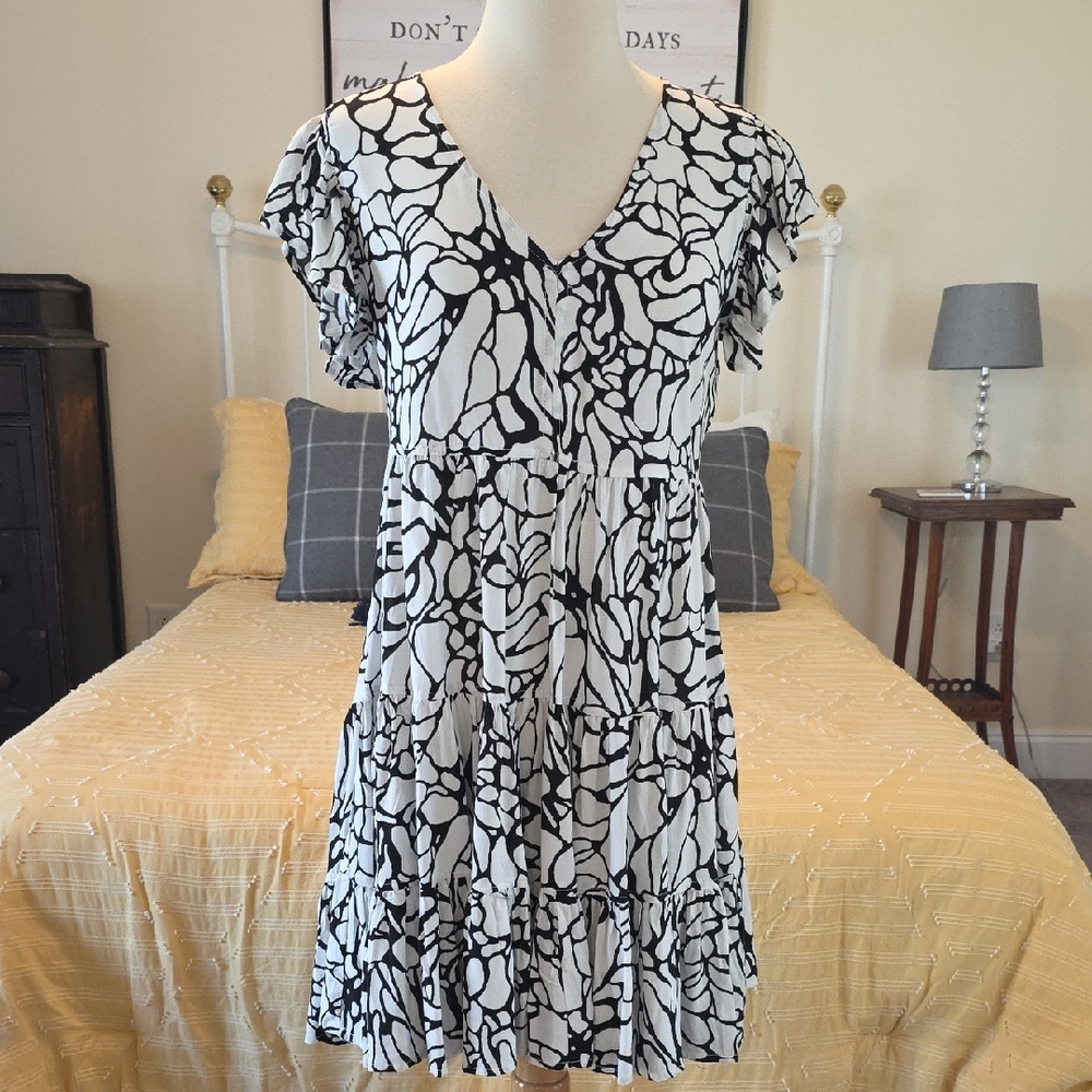 Black & White Floral V-Neck Ruffle Sleeve Mini Dress